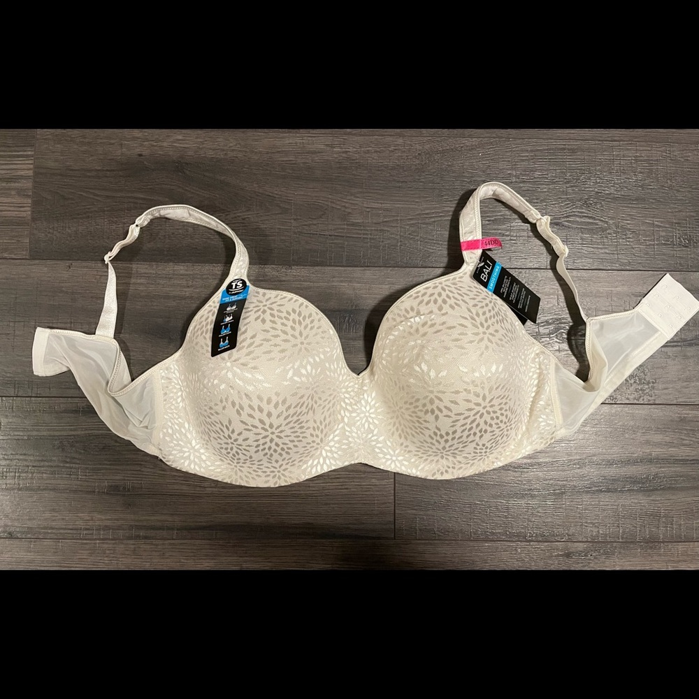 Women’s Bra (NWT)